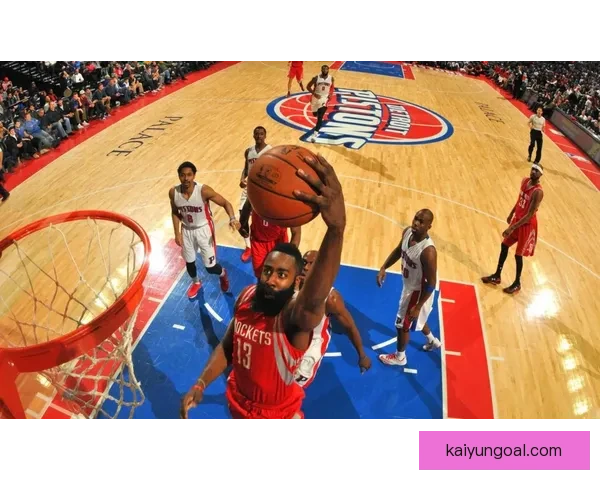 米切尔盛赞哈登改变比赛节奏强调团队力量助推球队走到今天高度新